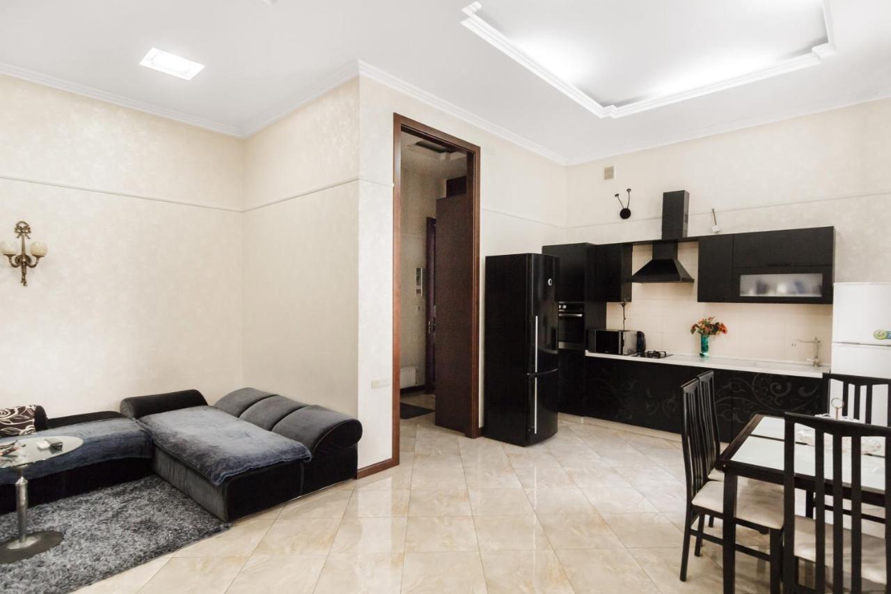 Downtown Prestige Apartment Одеса Екстер'єр фото