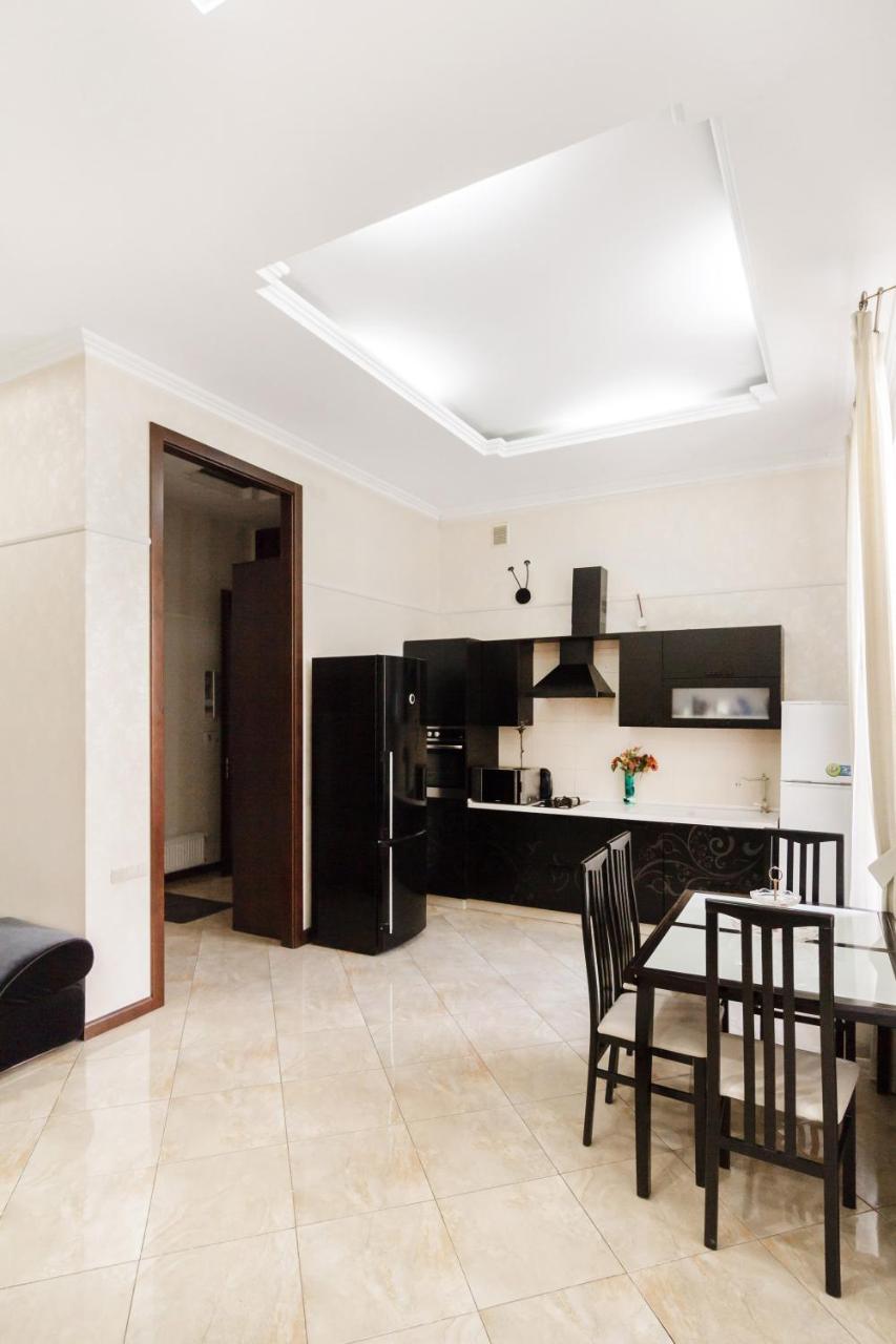 Downtown Prestige Apartment Одеса Екстер'єр фото